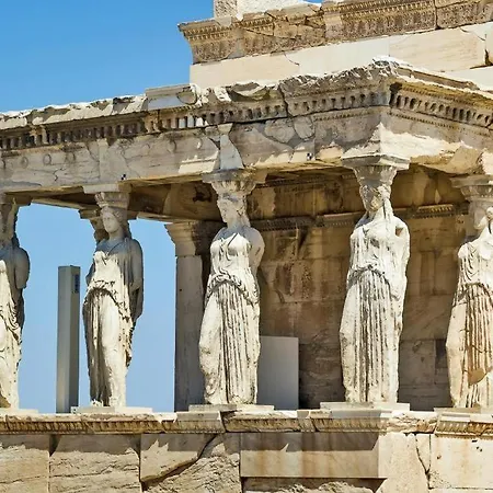Apollonos At Heart Of Plaka